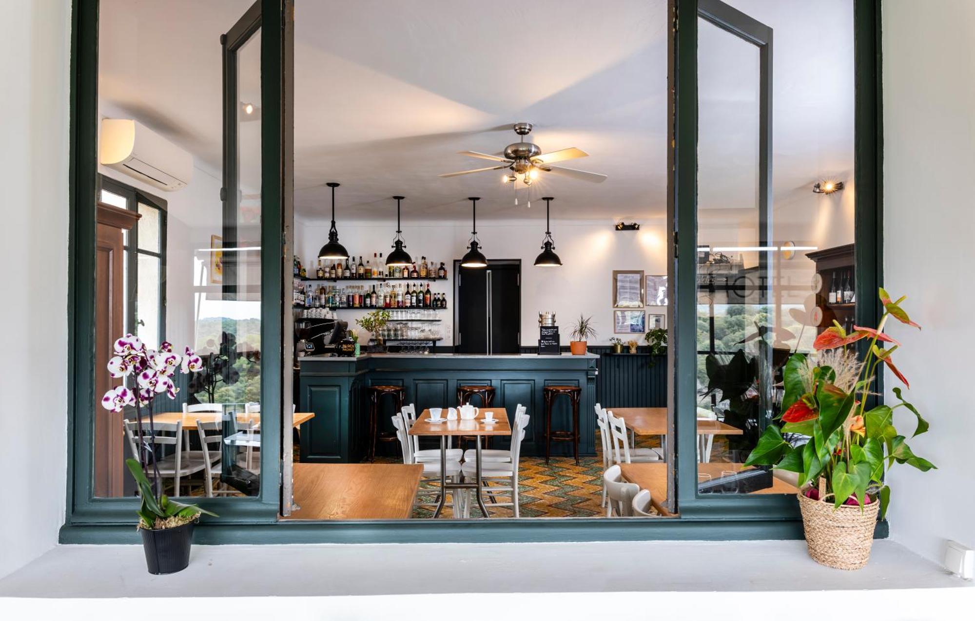 Hotel Restaurant Les Remparts Venasque Eksteriør billede